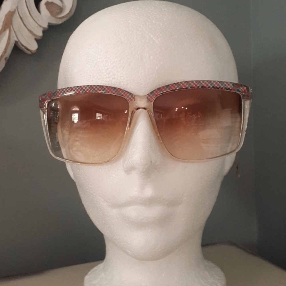 % Vintage red plaid oversized sunglasses